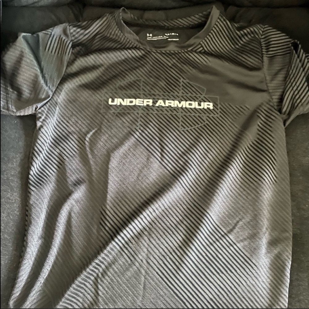 Boys UA shirt